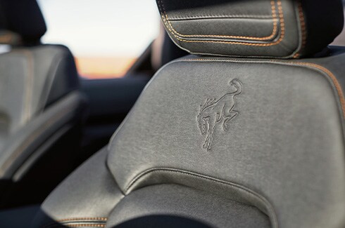 Los asientos de vinil de Ford Bronco 2025, permiten fácil limpieza después de cada aventura